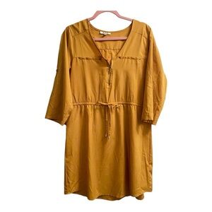 Petite, large mustard, yellow blouse. Tunic style. Great condition.
